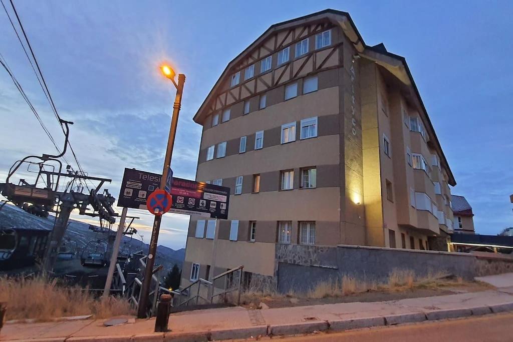 Acogedor Apartamento En Sierra Nevada Con Piscina Acceso Directo A Silla Kültér fotó